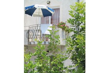 Šeiminis pensionas Agia Marina 2